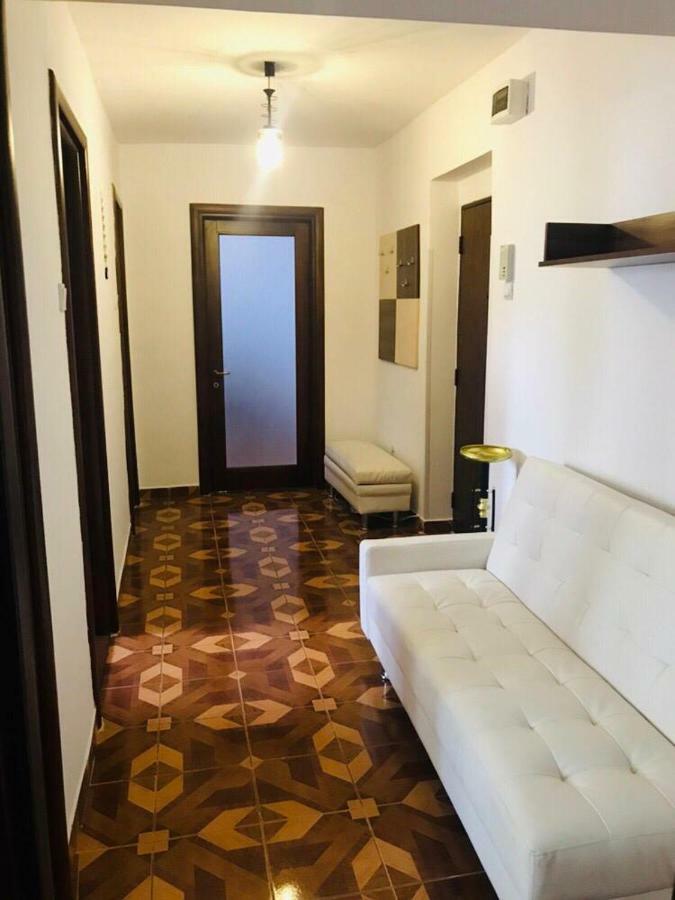 - Brown Suite - Ultracentral Piatra Neamt Exterior photo